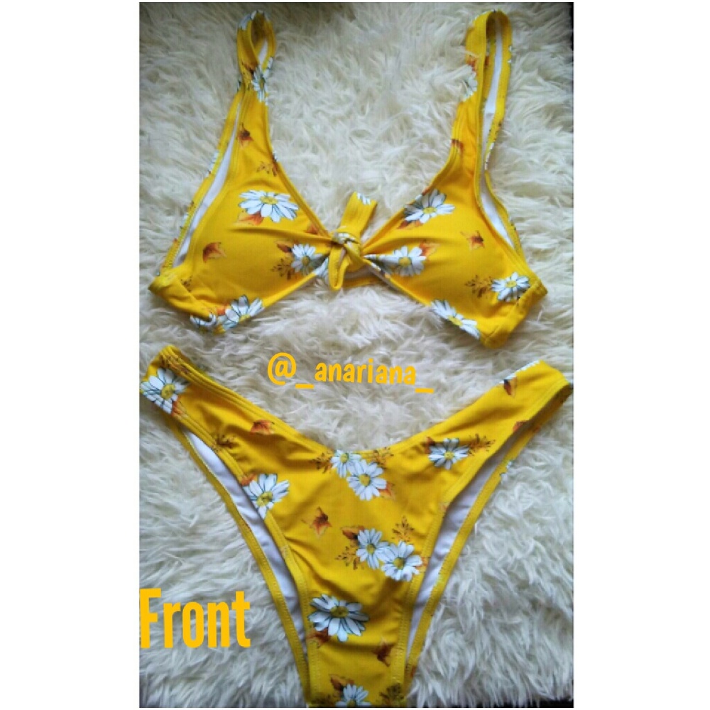 Yellow flower bikini - Picture 2 of 4